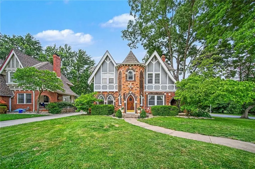 1200 W 72nd Street, Kansas City, MO 64114 - #1