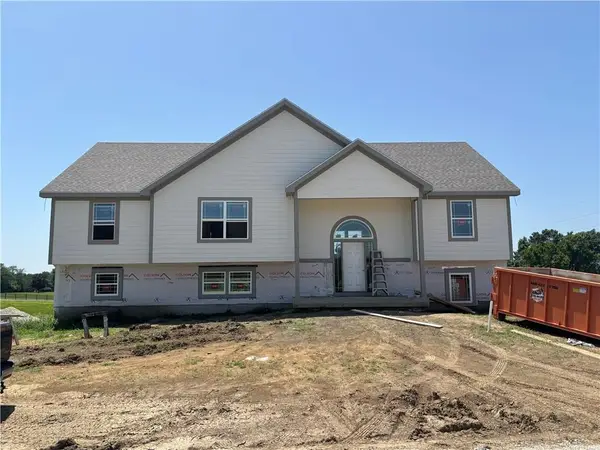 32 SW 160 Road, Warrensburg, MO 64093