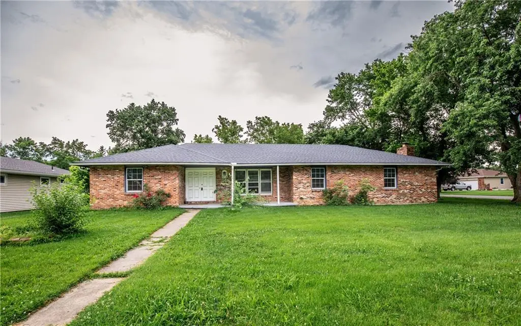 818 Sycamore Street, Lacygne, KS 66040 - #1