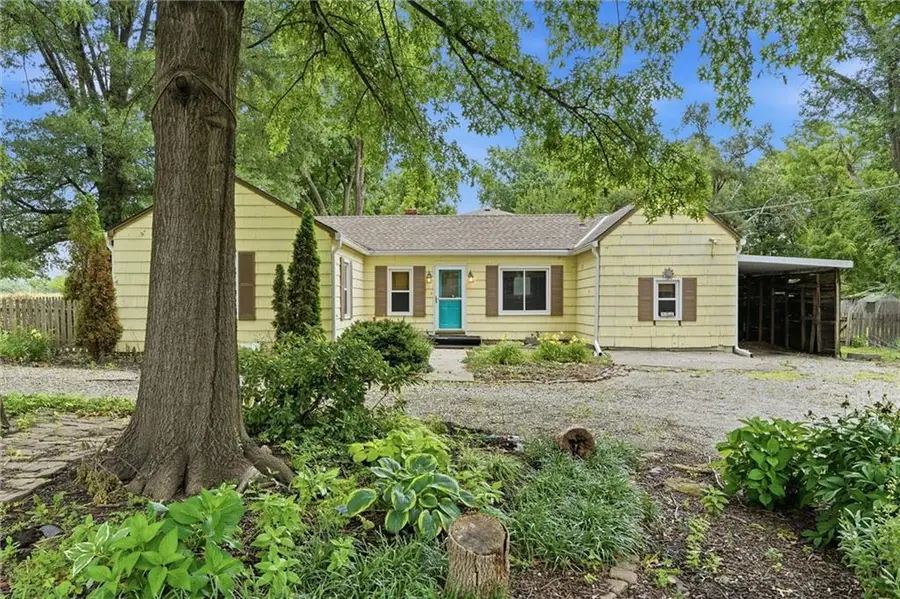900 E 117th Street, Kansas City, MO 64131 - #2