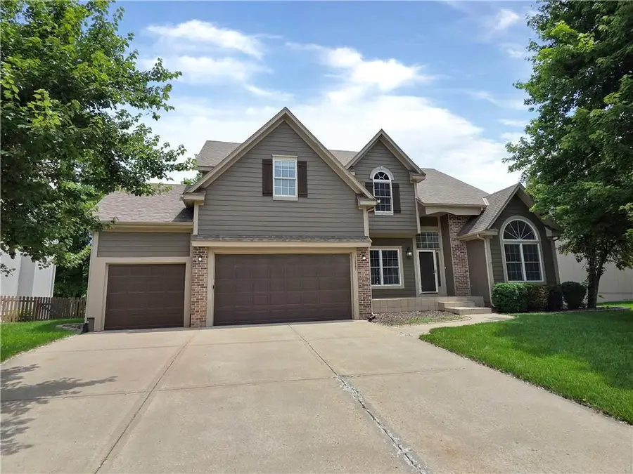 15647 S Widmer Street, Olathe, KS 66062 - #2