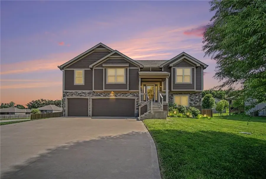 3709 NE 80th Street, Kansas City, MO 64119 - #3
