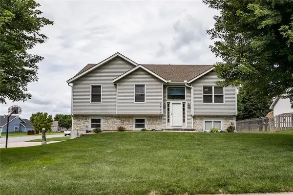 2715 Stratton Drive, Eudora, KS 66025