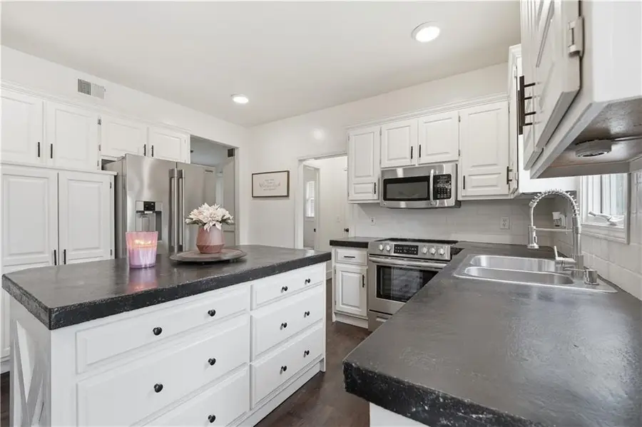 8004 W 144th Place, Overland Park, KS 66223 - #2