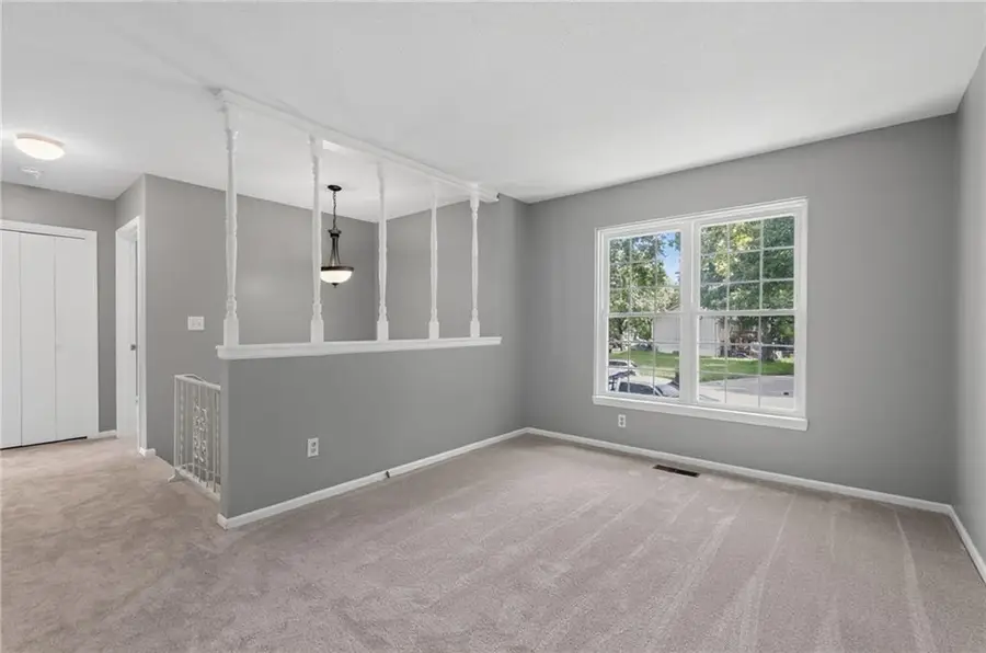 5924 NW Creekview Drive, Parkville, MO 64152 - #3