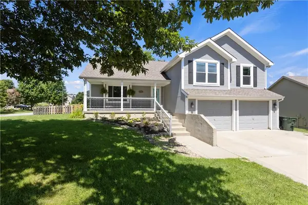 3812 Clayton Drive, Leavenworth, KS 66048