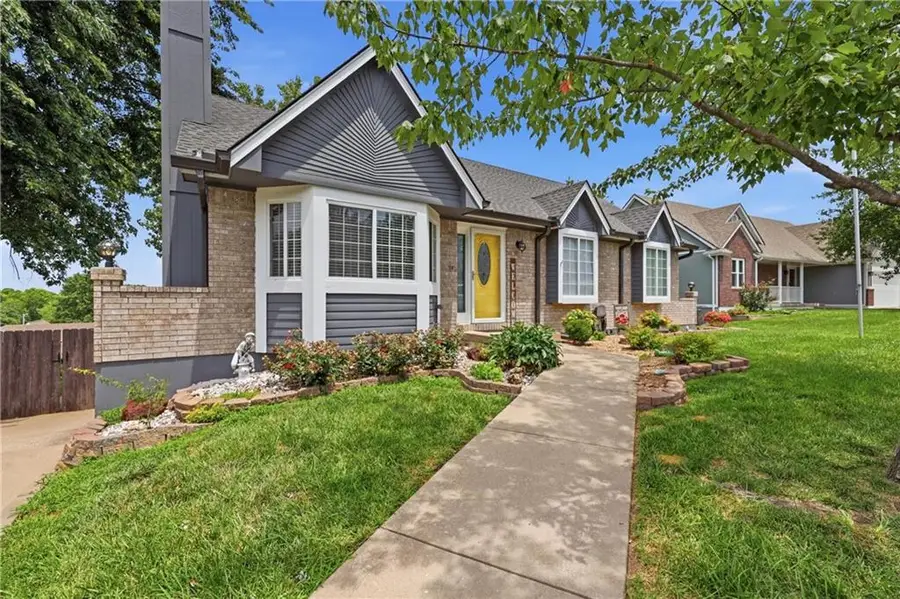 302 SW 24th Street, Oak Grove, MO 64075 - #2