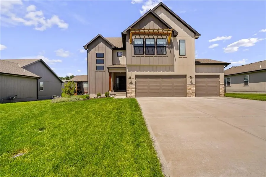 18738 Ocheltree Street, Spring Hill, KS 66083 - #2