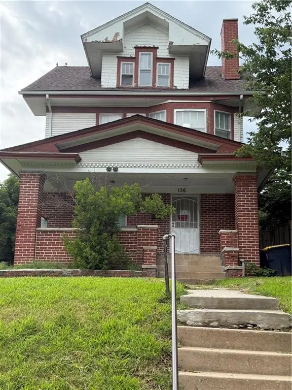 136 Spruce Avenue, Kansas City, MO 64123 - #1