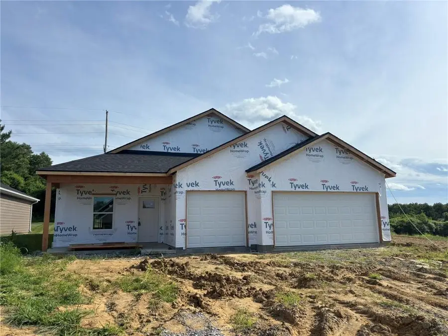 4810 S Creek Woods Drive, Saint Joseph, MO 64507 - #2