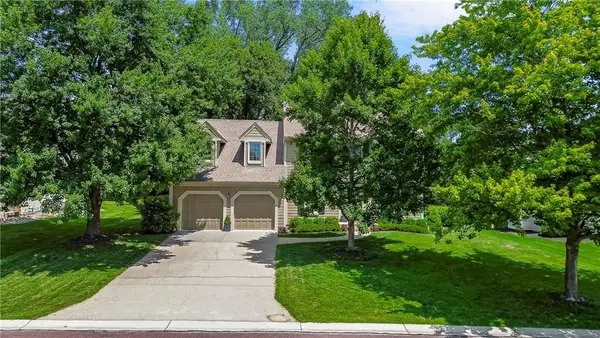 7930 W 117th Street, Overland Park, KS 66210
