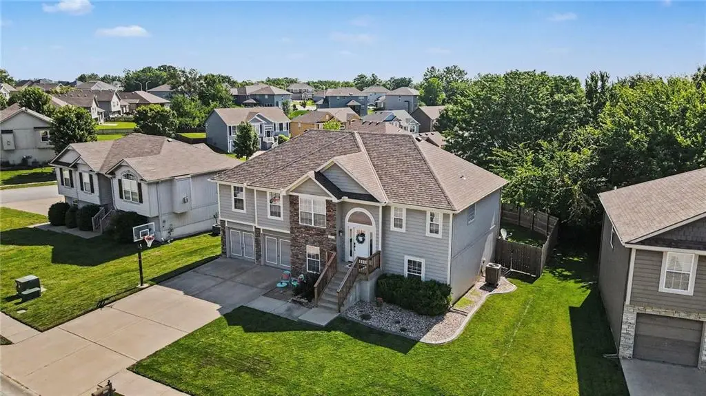 8427 N Kensington Avenue, Kansas City, MO 64156 - #1