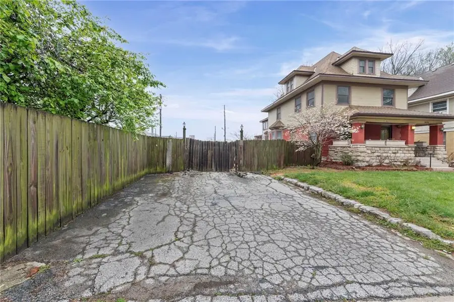 3424 Holmes Street, Kansas City, MO 64109 - #3