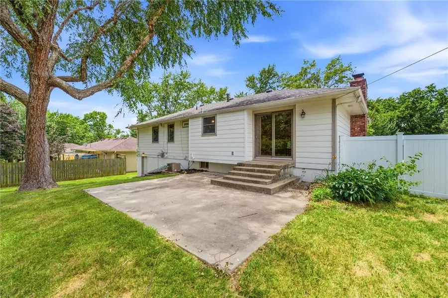 305 SW Marion Lane, Lees Summit, MO 64081 - #2