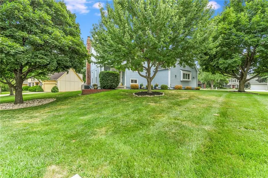 8821 W 115th Terrace, Overland Park, KS 66210 - #2