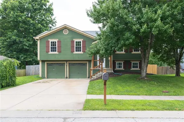 410 Copeland Drive, Greenwood, MO 64034