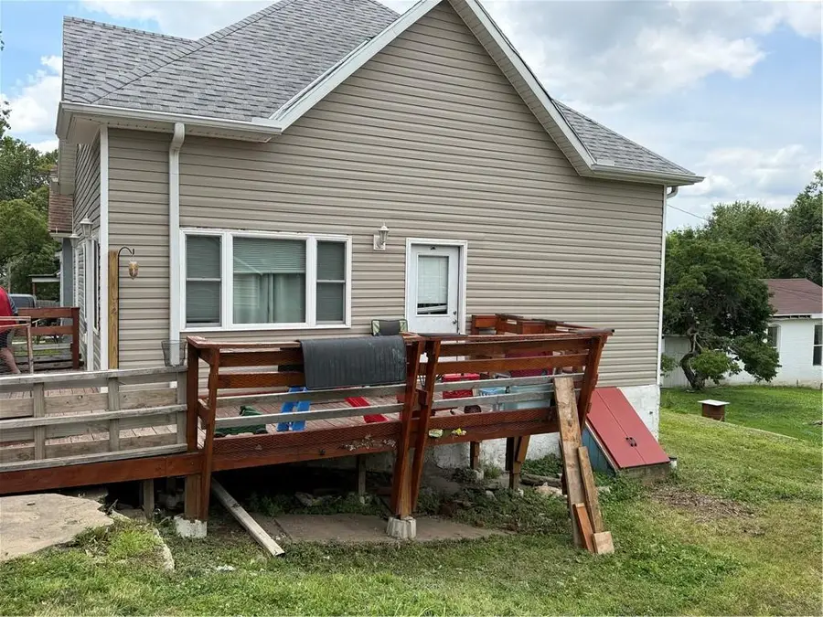 904 Vine Street, Saint Joseph, MO 64503 - #2