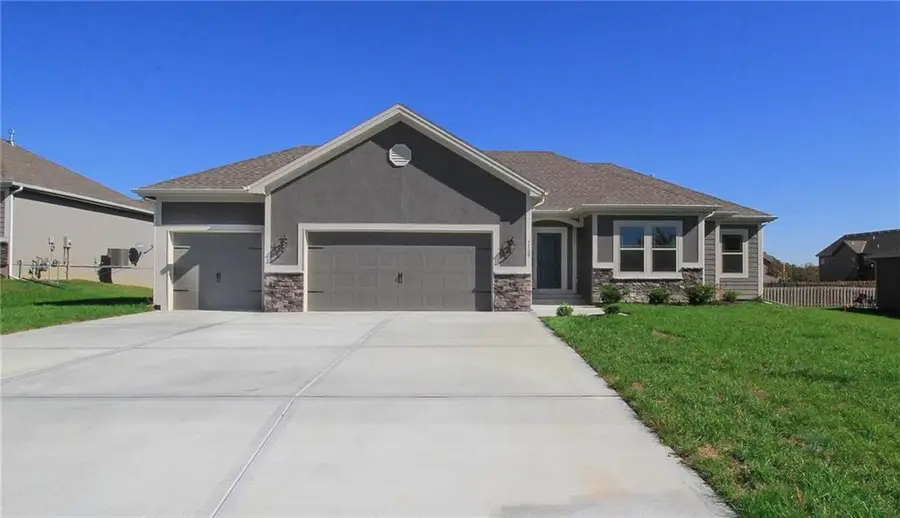 11022 N Corrington Avenue, Kansas City, MO 64156 - #2