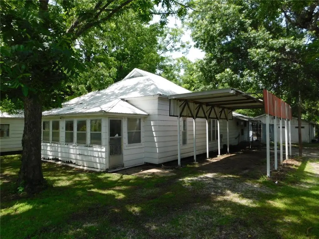 702 W Larch Street, Cherokee, KS 66724 - #1