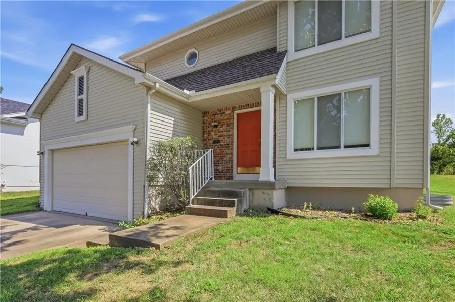 907 N 92nd Street, Kansas City, KS 66112 - #3