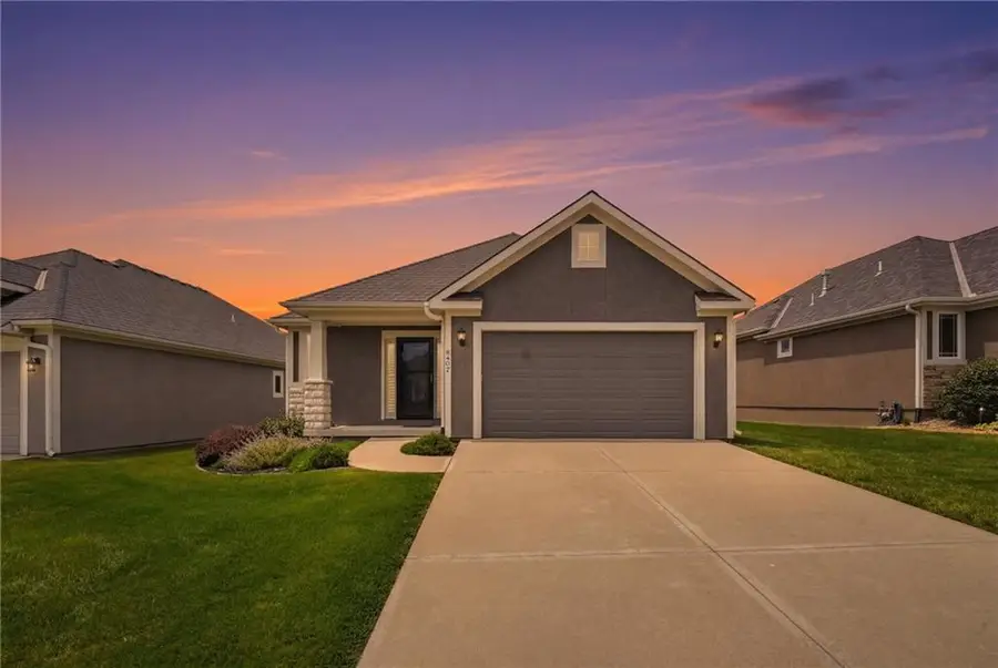 9402 N Bradford Avenue, Kansas City, MO 64154 - #2