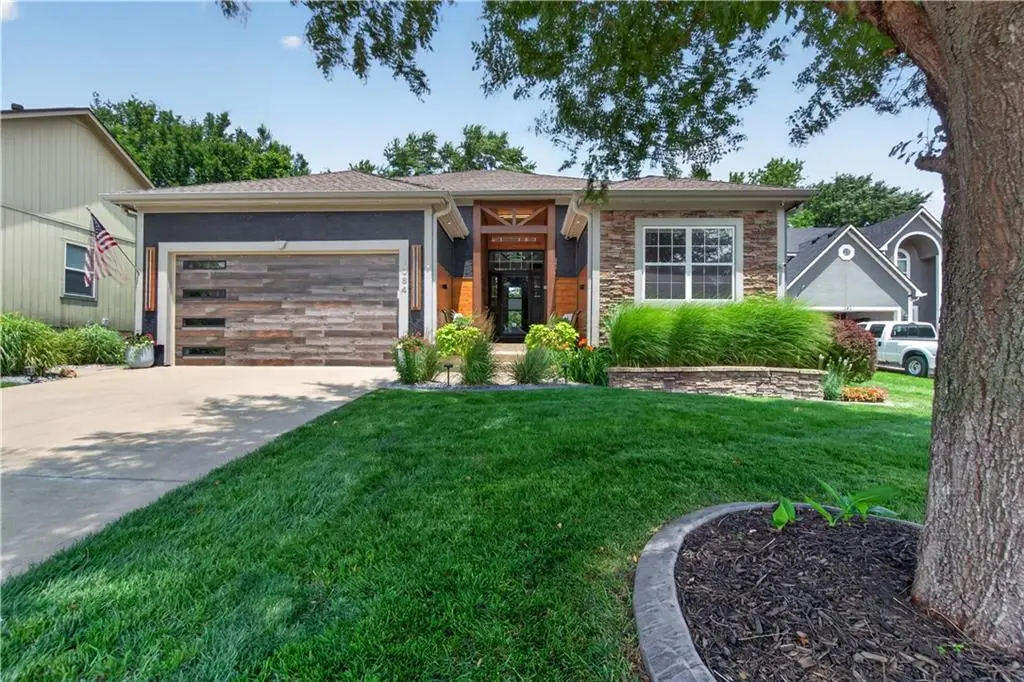 1084 W Cothrell Street, Olathe, KS 66061 - #1