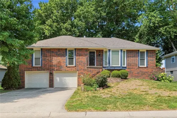 2728 Queen Ridge Drive, Independence, MO 64055