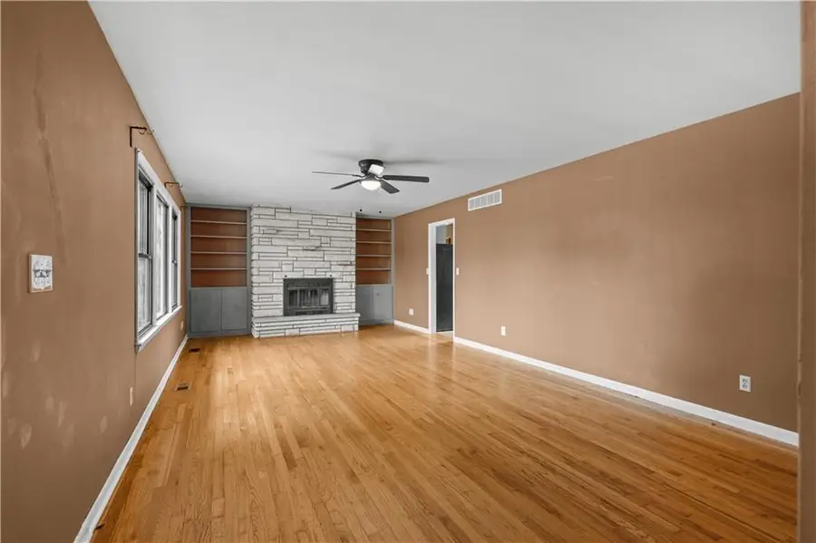 17029 Springdale Road, Leavenworth, KS 66048 - #2
