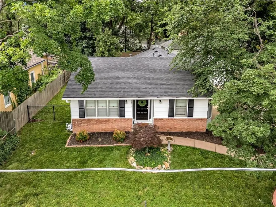 404 E Hale Street, Spring Hill, KS 66083 - #2