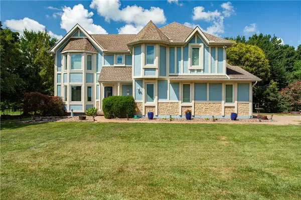 1090 NE Blackwell Road, Lee's Summit, MO 64086
