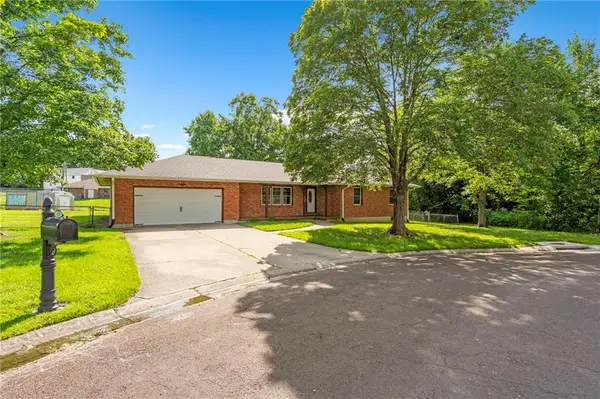 430 Chestnut Drive, Marshall, MO 65340