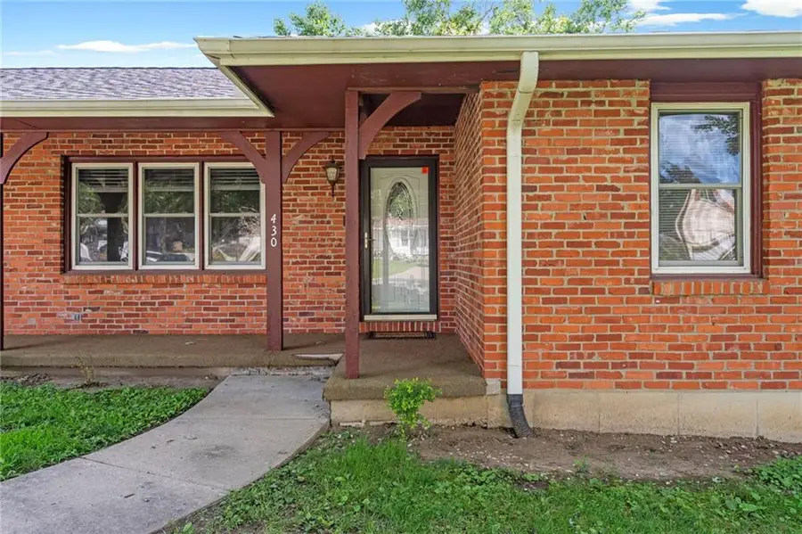 430 Chestnut Drive, Marshall, MO 65340 - #3