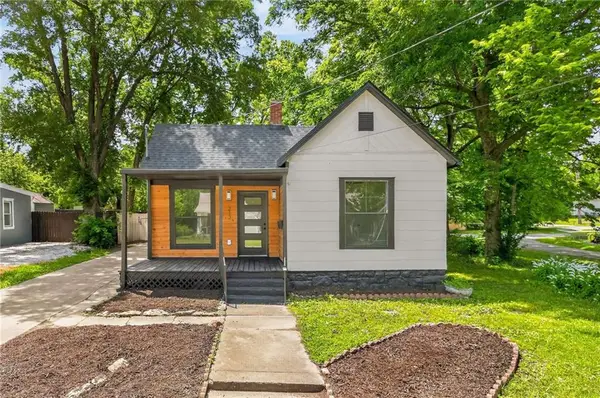 313 W Poplar Street, Olathe, KS 66061
