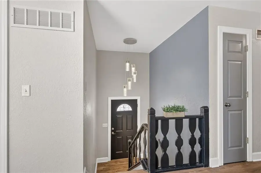 719 S 6th Street, Edwardsville, KS 66111 - #3