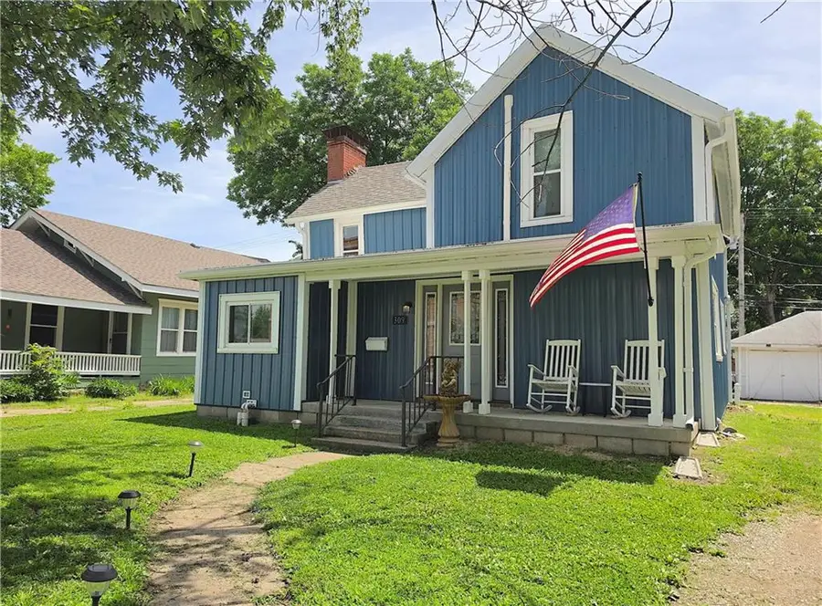 309 S Washington Avenue, Iola, KS 66749 - #2