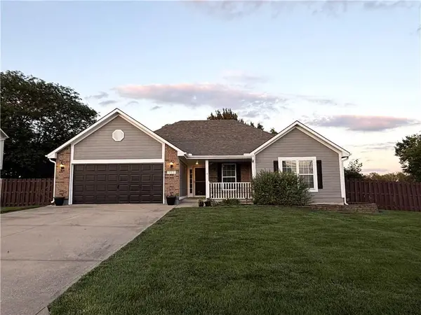 1521 SE Dalton Drive, Lee's Summit, MO 64081