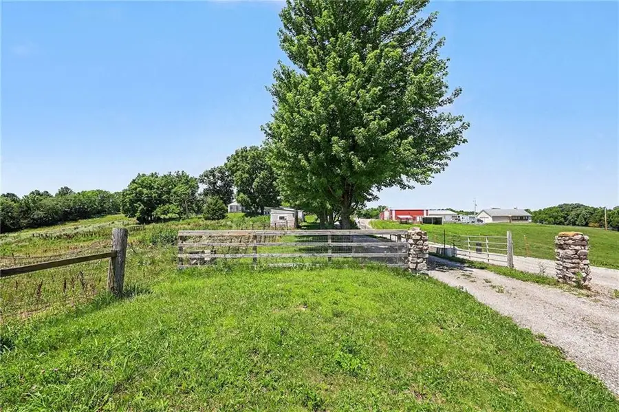 9220 NW N Highway, Kansas City, MO 64153 - #2