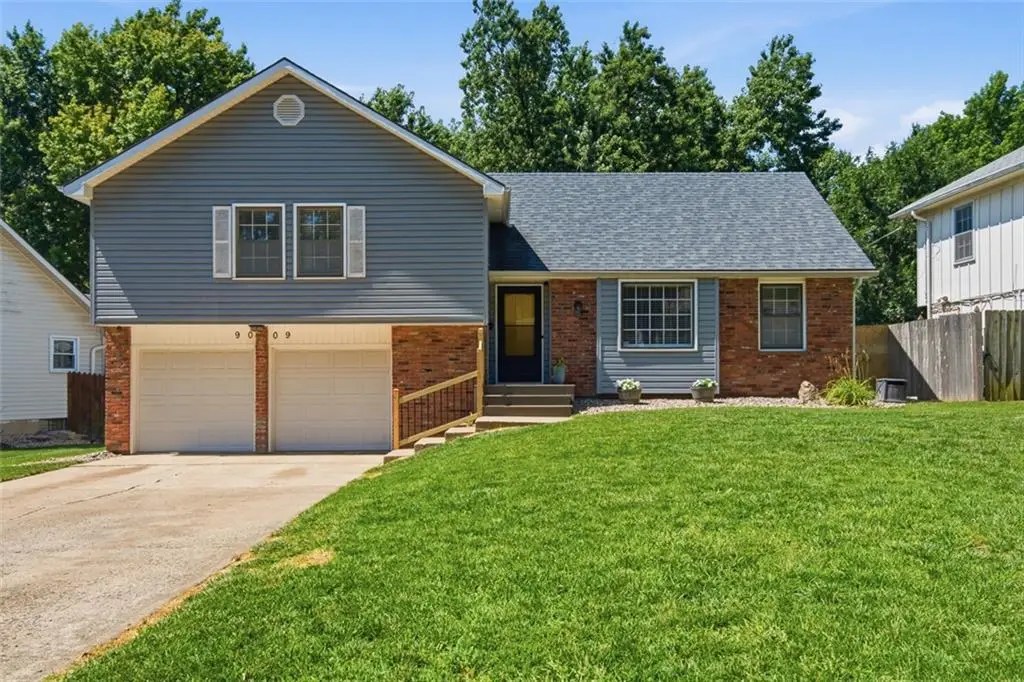 9009 W 82nd Place, Overland Park, KS 66204 - #1