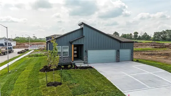 9014 SW 4th Street, Blue Springs, MO 64064