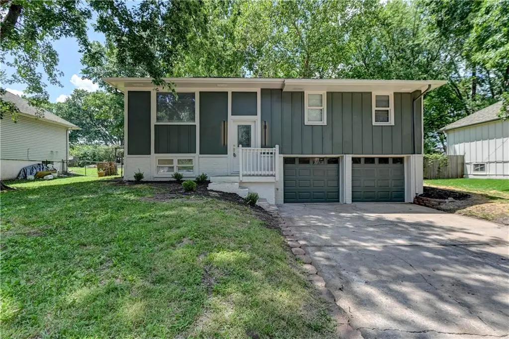110 Erin Street, Buckner, MO 64016 - #1