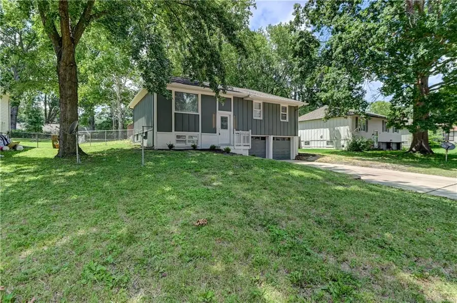 110 Erin Street, Buckner, MO 64016 - #2