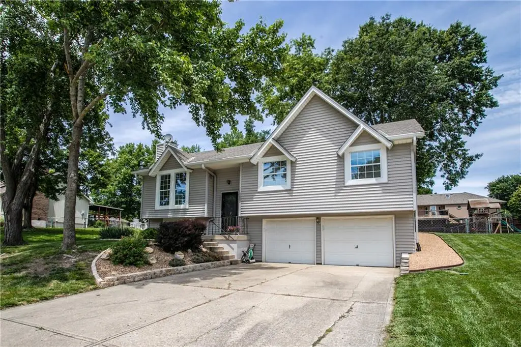 1002 NE Cedar Street, Lees Summit, MO 64086 - #1