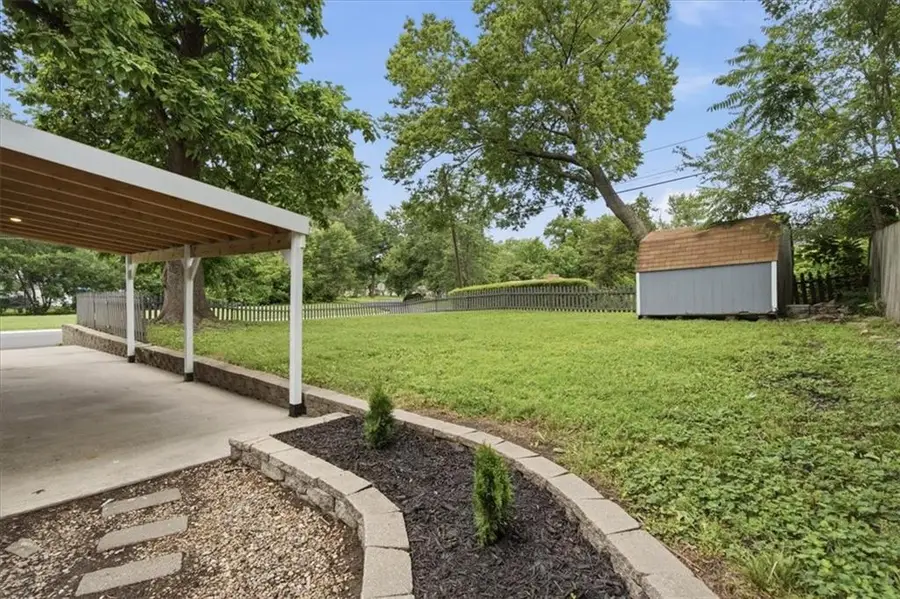 5118 Crest Drive, Kansas City, KS 66106 - #3