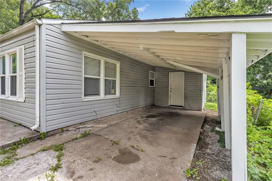 6011 Freeman Avenue, Kansas City, KS 66102 - #2