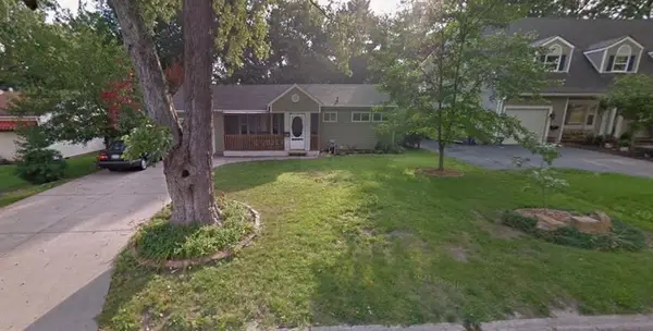 7435 Reeds Lane, Overland Park, KS 66204