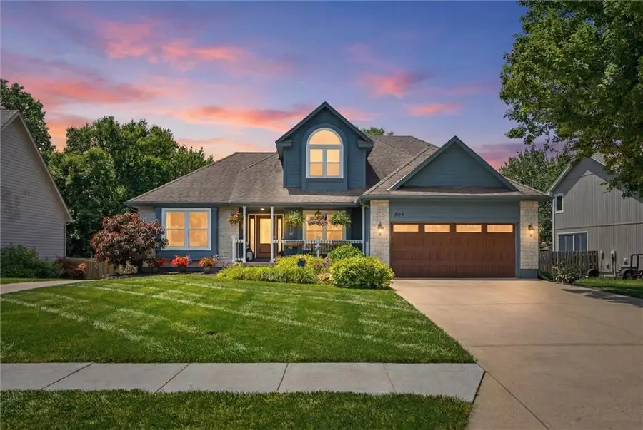 204 N Walker Drive, Raymore, MO 64083 - #2