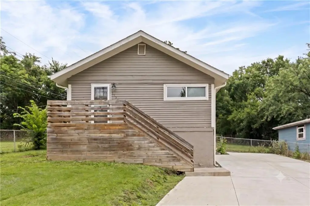 1131 N 49th Terrace, Kansas City, KS 66102 - #1