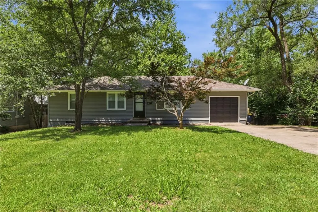 10504 Corrington Avenue, Kansas City, MO 64134 - #1