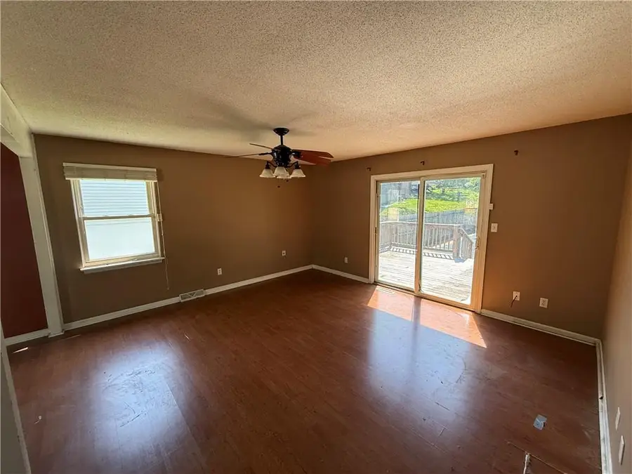 816 NW Oxford Drive, Blue Springs, MO 64015 - #2