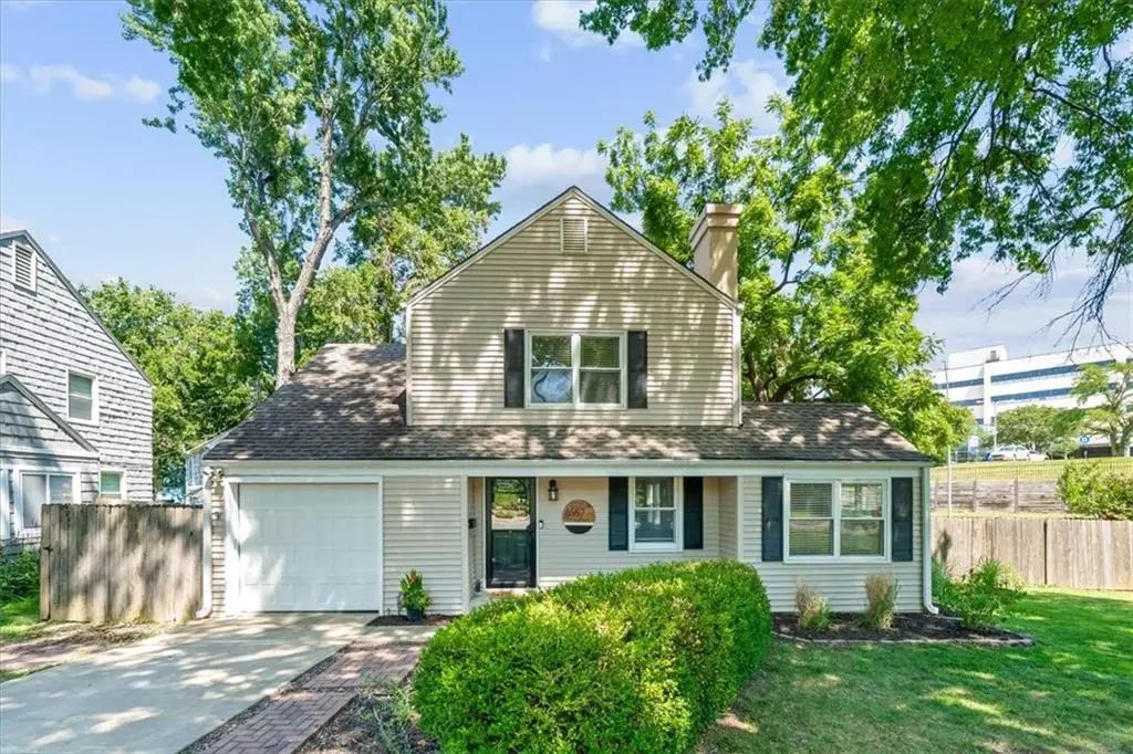 6557 Holmes Road, Kansas City, MO 64131 - #1